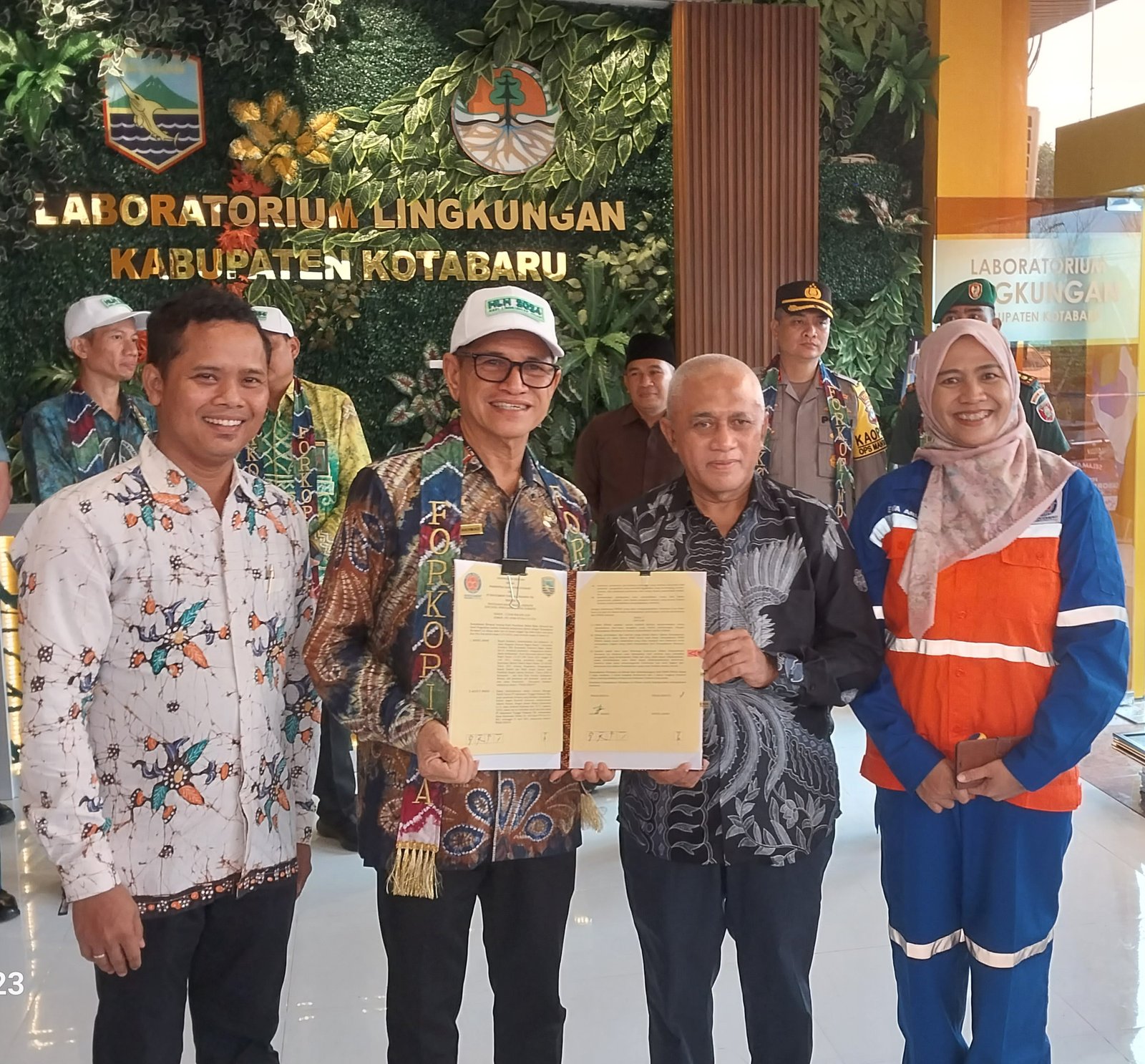 Indocement Tandatangni MoU Pemanfaatan Limbah Domestik Dengan Pemkab Kotabaru