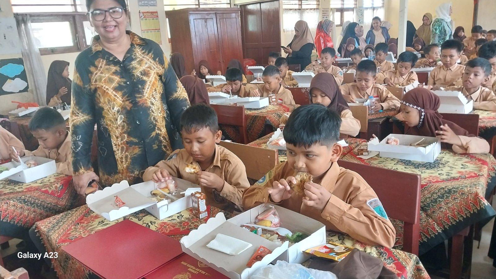 HNSI Kotabaru Peringati Hari Nusantara 2024 Sekaligus Ajak Anak Nelayan Makan Bergizi Gratis