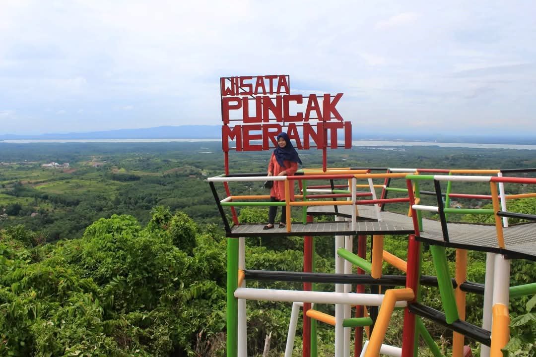 Obyek Wisata Puncak Meranti Kotabaru, Spot Selfi Nuansa Pegunungan