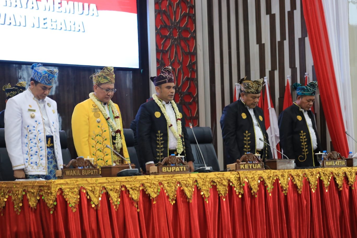 Syairi Mukhlis Pimpin Rapat Paripurna Pada Peringatan Harjad Kotabaru ke- 74