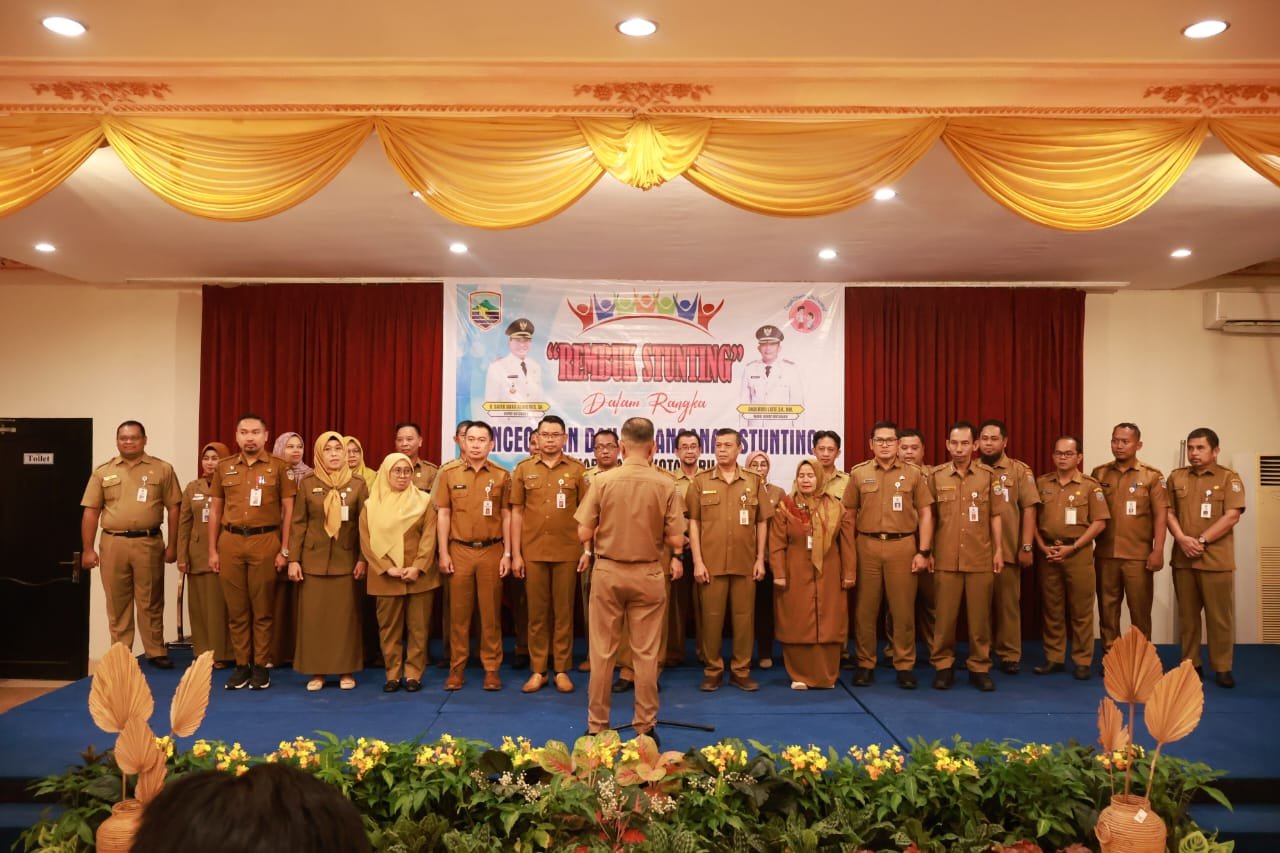 Serius Tangani Stunting, Kepala SKPD Kotabaru Dikukuhkan Sebagai Bapa/Ibu Asuh Penurunan Stunting