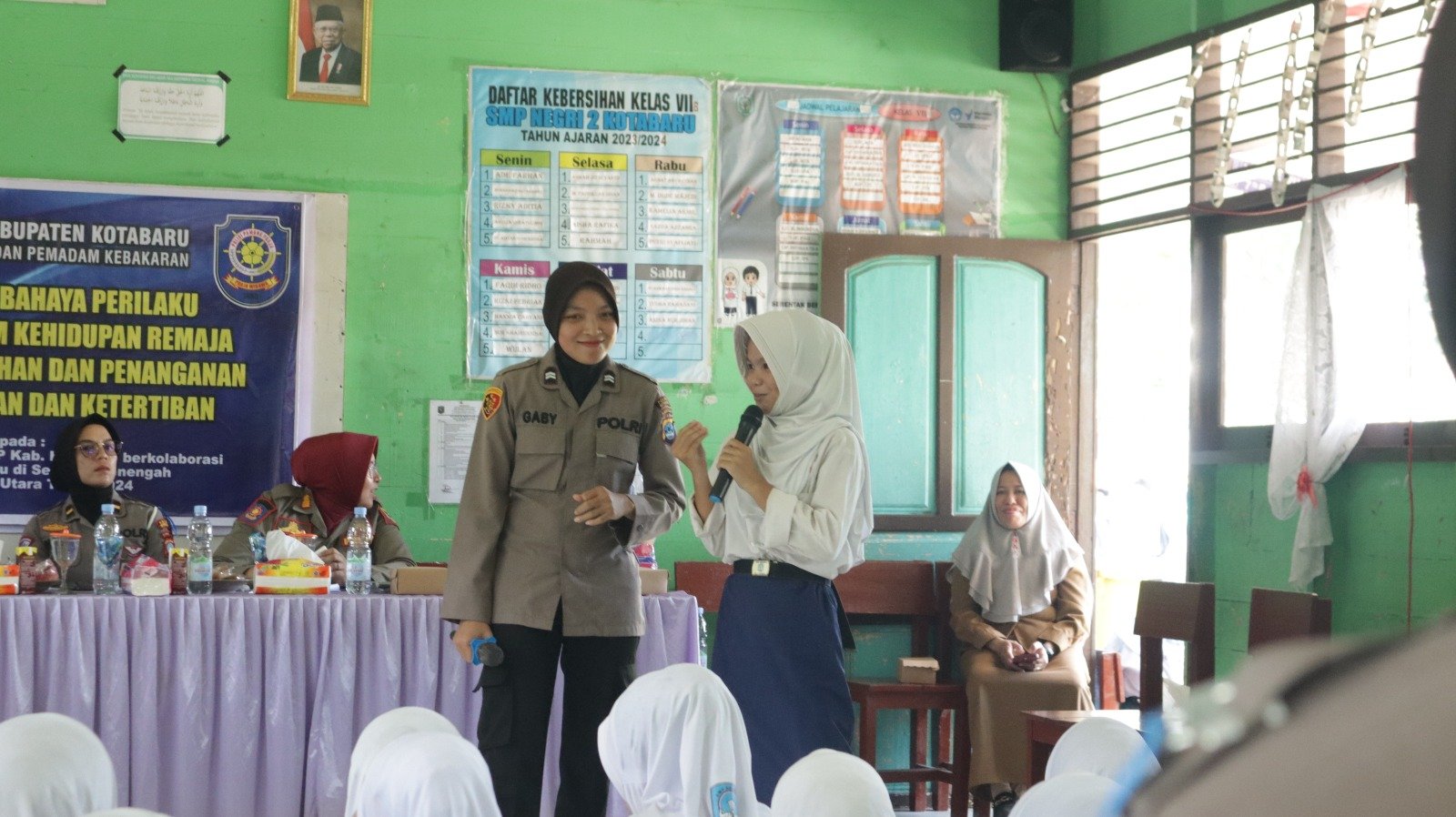 AKBP Doli M Tanjung Turunkan Personil Edukasi Siswa SMPN 2 Kotabaru Soal Bahaya Pergaulan Bebas