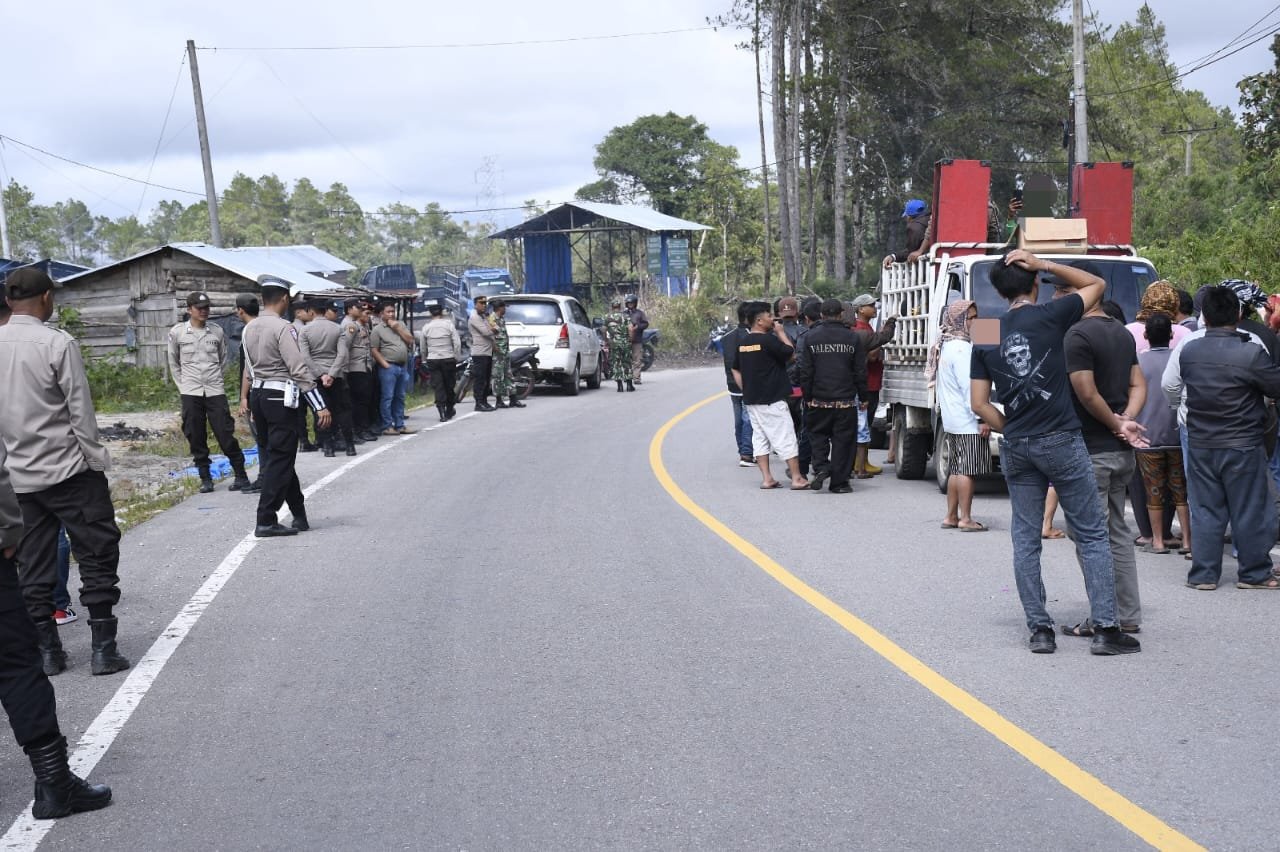 Polres Samosir Amankan Aksi Damai Keturunan OTRS Di Desa Partungko Naginjang Kecamatan Harian