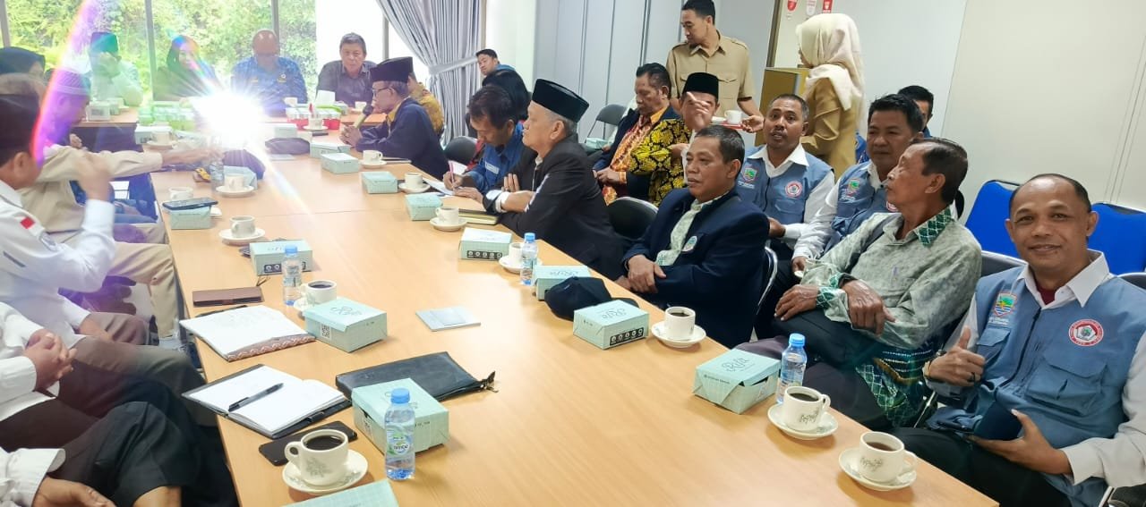 Badan Kesbangpol Kotabaru Bersama FKDM dan FKUB Studi Tiru Ke Kabupaten Paser