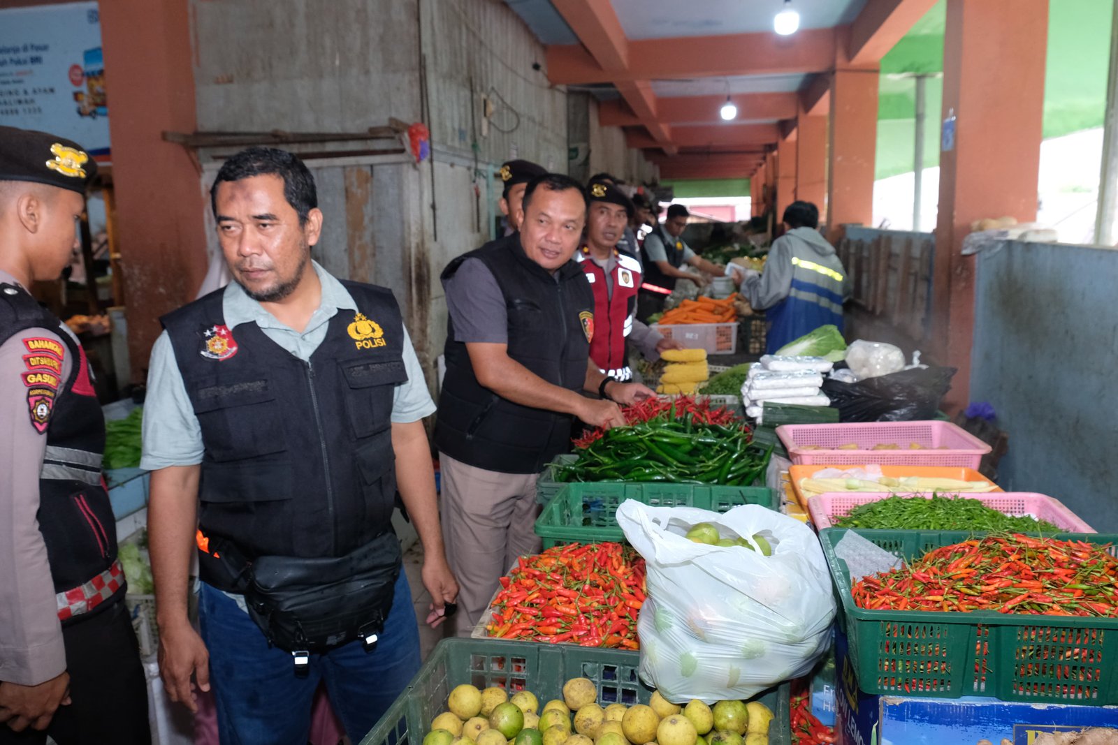 Jaga Stabilitas Bapok Jelang Lebaran, Satgas Pangan Polda Kalsel Cek Harga di Pasar Kuripan