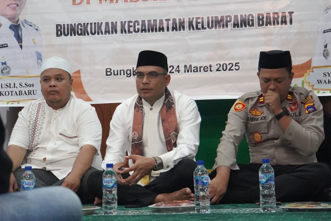 Pemkab Kotabaru Gelar Safari Ramadhan di Kelumpang Barat Sekaligus Beri Bantuan