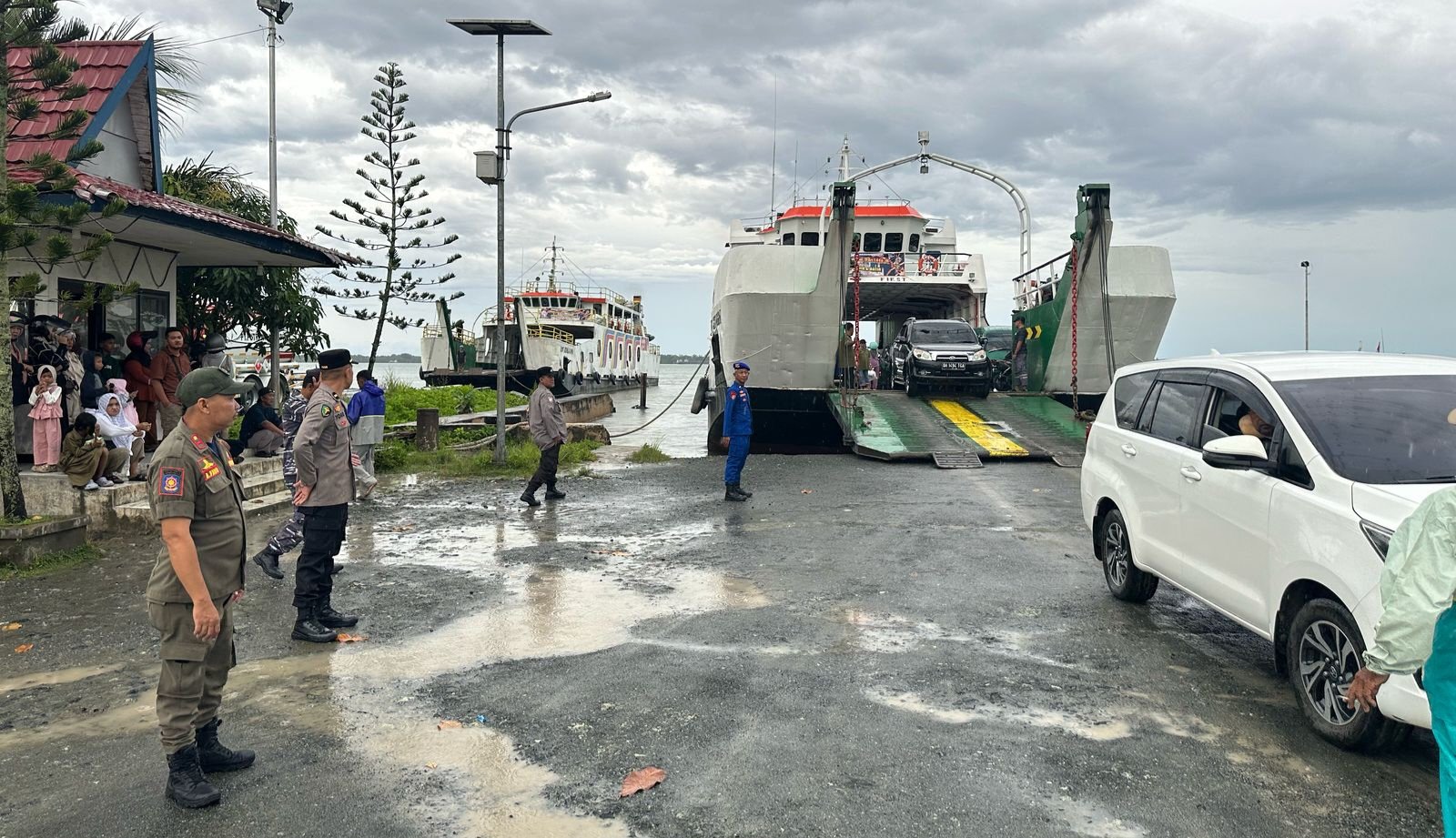 Kaposyan, Ipda Yoga : Penumpang Ferry Stagen Kotabaru di H+1 Lebaran Landai