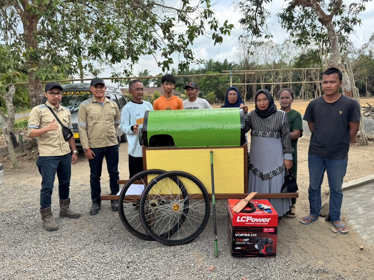 karya_bersama_penyerahan4.jpg